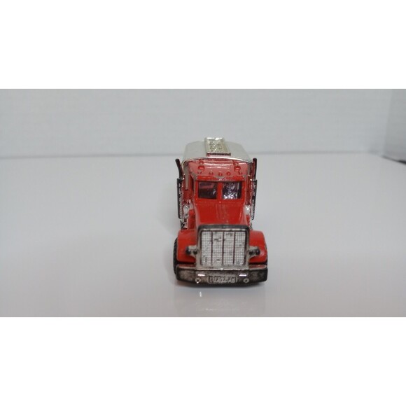 Vintage 1981 Matchbox Peterbilt 1:64 Diecast Getty Red and Silver - Picture 6 of 7